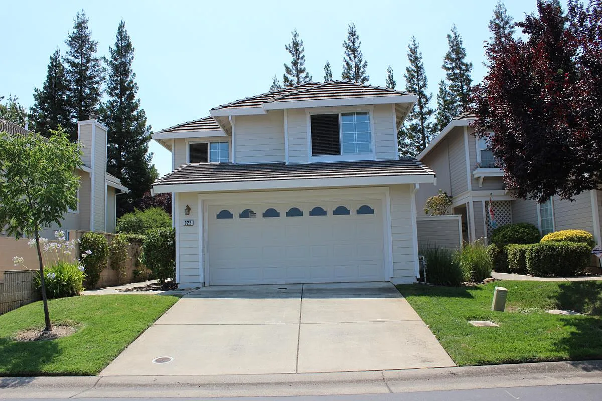 3 bed, 2.5 bath, 1539 sqft, $2,695 — Photo 1