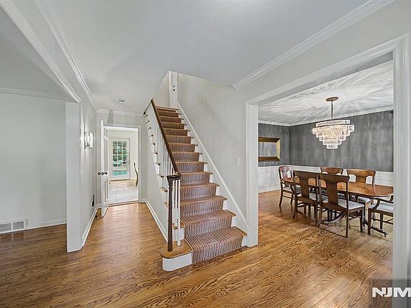 3rd image of 22 Birchwood Place