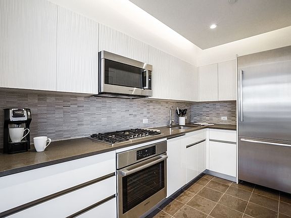 4th image of 1050 6th Ave APT 14A
