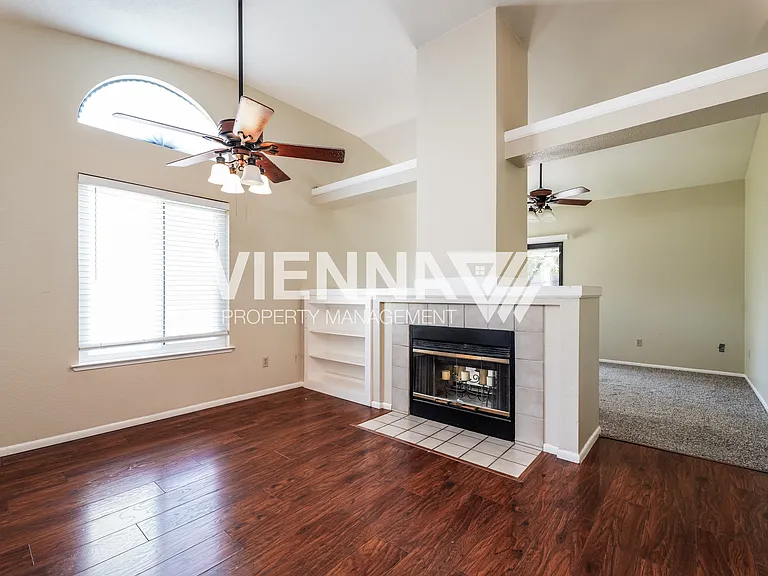 3358 Brownlea Cir — Photo 2