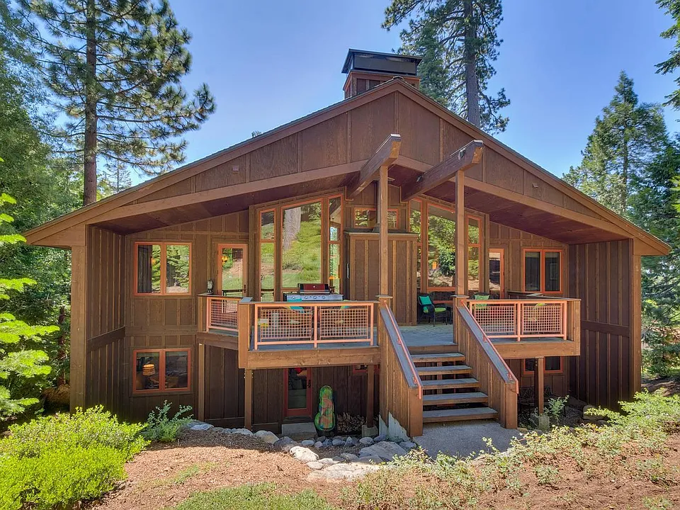 365 Fairway Dr