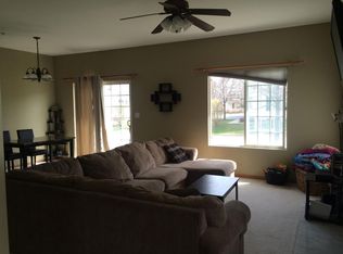 584 Fox Ridge Dr, Fox Lake, IL 60020