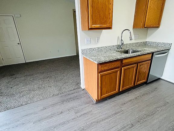 3rd image of 38600 Meadowdale Dr