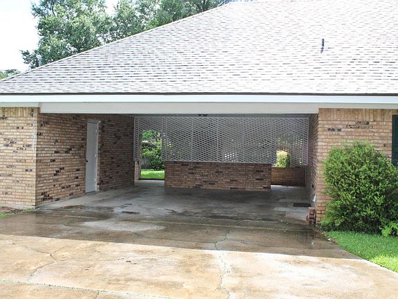 3rd image of 321 Silverbell Pkwy
