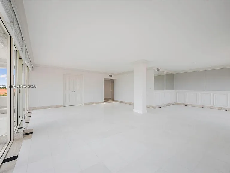 155 Ocean Lane Dr #600 — Photo 2