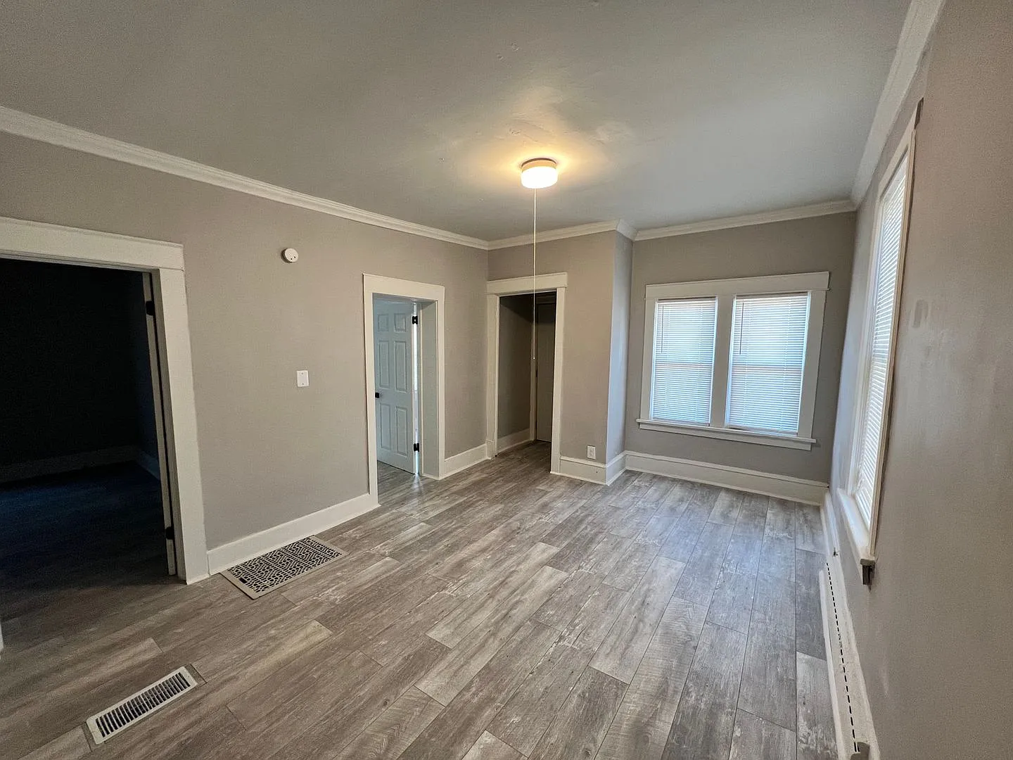 2484 W Chambers St — Photo 3