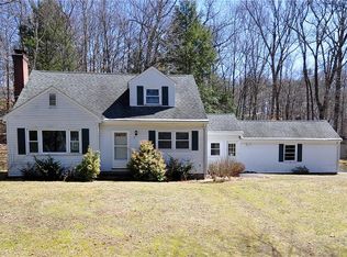 2 Burnwood Dr, Bloomfield, CT 06002