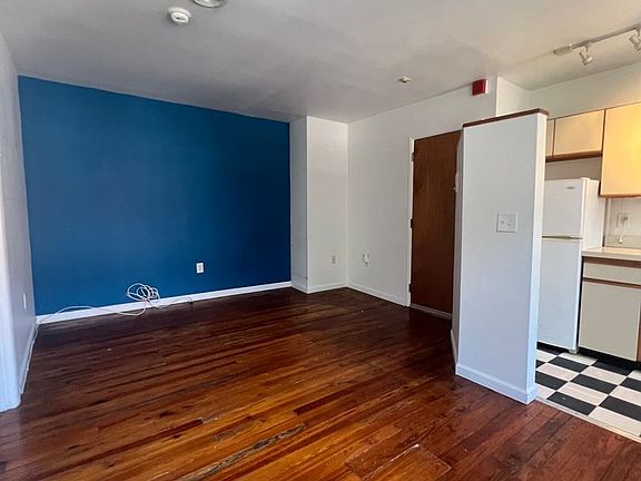 4th image of 701 S 16th St APT 4