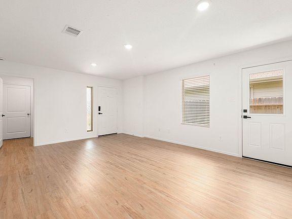 3rd image of 3119 Stotesbery Dr