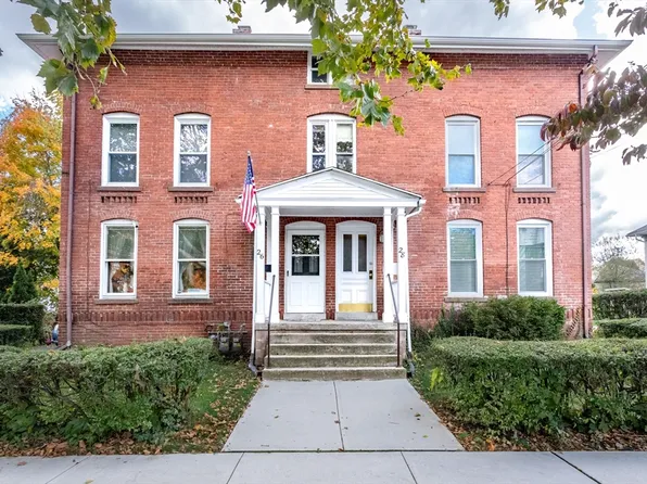 28 Orange St, Westfield, MA 01085