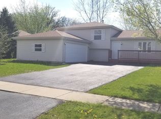 899 Meadowbrook Rd, Elwood, IL 60421