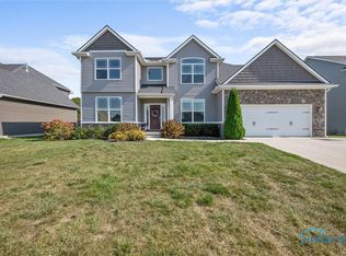 5608 Red Hawk Ln, Sylvania, OH 43560