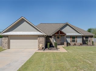 208 Rob Lee St, Moundville, AL 35474