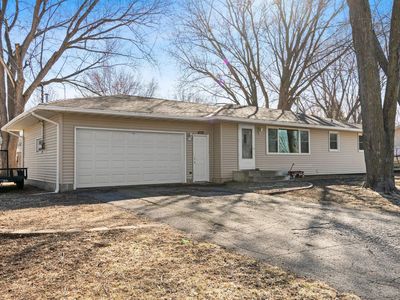 8941 Wildwood Ave, Saint Bonifacius, MN, 55375