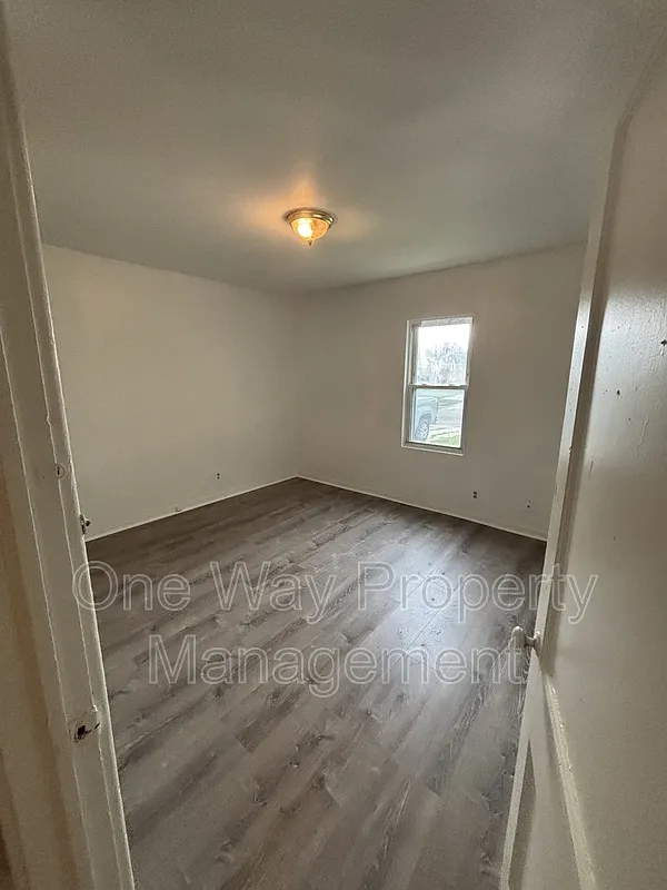 2 bed, 1.0 bath, 780 sqft, $775 — Photo 3