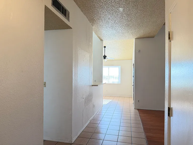 5465 Ridge St — Photo 8
