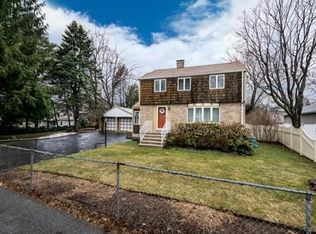 4 Crawford Dr, Woburn, MA 01801