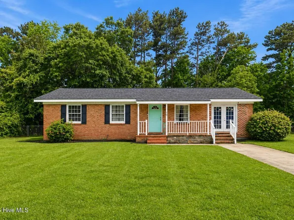 12 Berkshire Dr, Jacksonville, NC 28546