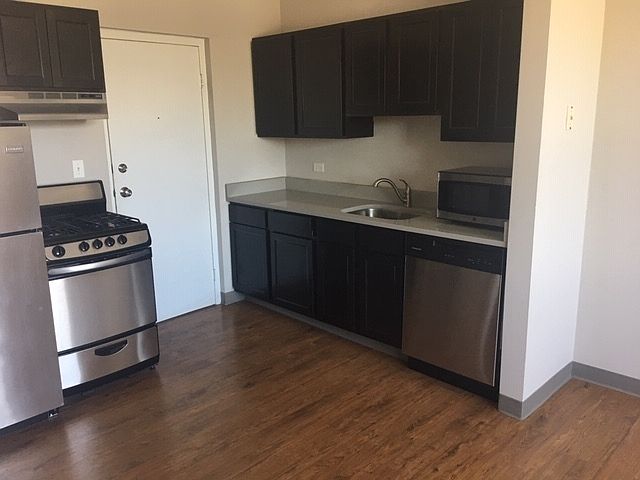 2nd image of 720 Crescent St APT 111