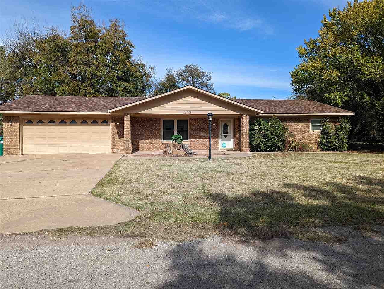 515 E Washington St, Walters, OK 73572 Zillow