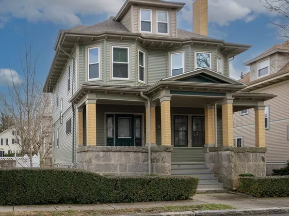 10 Hawthorn Ter, New Bedford, MA 02740