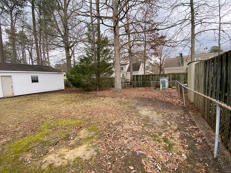 218 Mona Dr — Photo 49