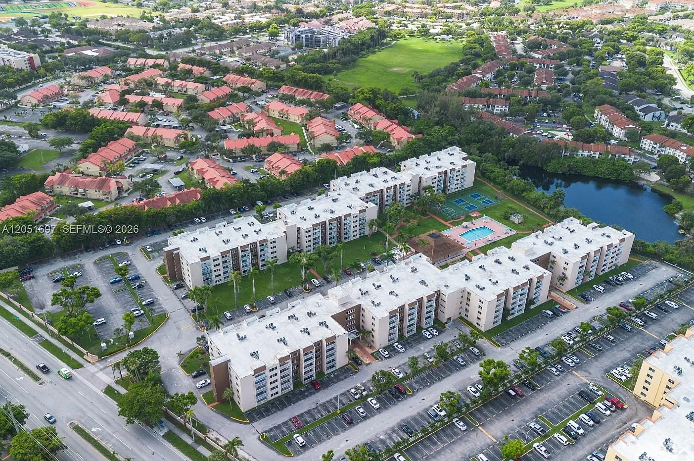 Coral Gate East Condo — Photo 4