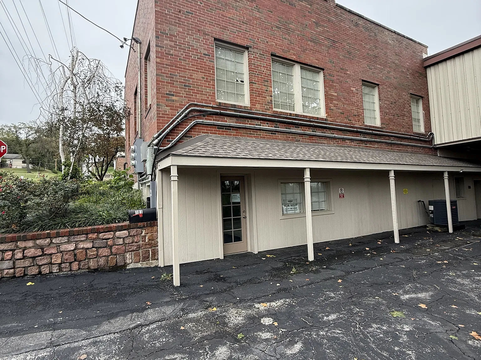 Sugar Creek Plaza Commercial - 101-office — Photo 2