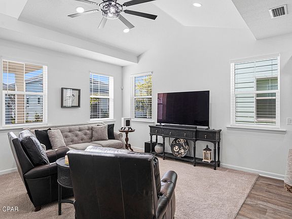 5th image of 8849 Macadamia Ln
