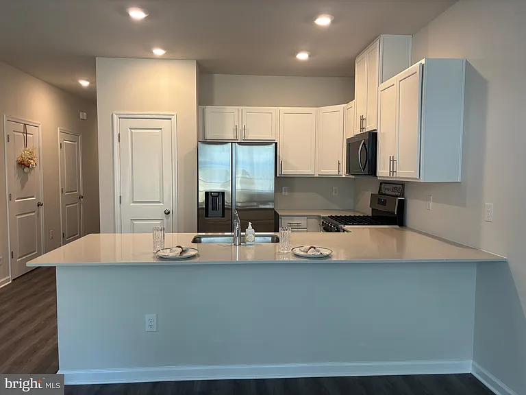 60 Robert Dr — Photo 7