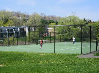 22 Chestnut Ct, Cromwell, CT 06416