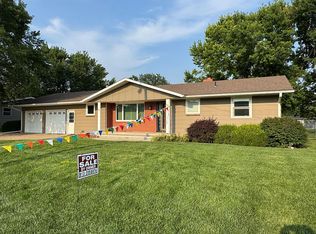 212 S Elm St, Hillsboro, KS 67063