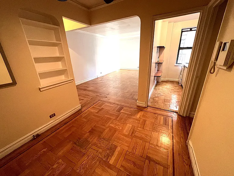 303 E 37th St #6P — Photo 4