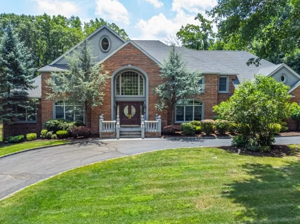 53 Saw Mill Rd, Kinnelon Boro, NJ 07405