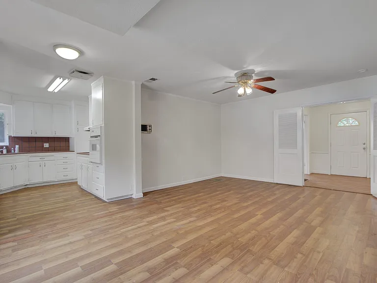 1290 Estudillo Ave — Photo 5