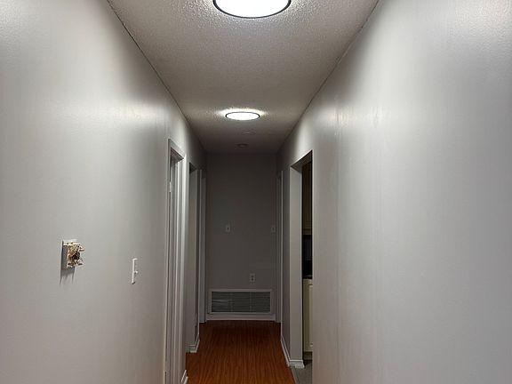 4th image of 565 Kennedy Rd #3