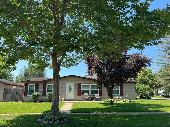 729 Cardinal Ct, Howell, MI 48843