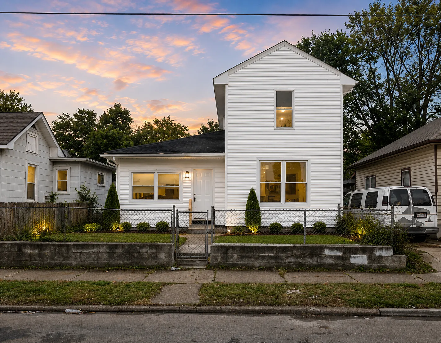3 bed, 1099 sqft, $1,799 — Photo 1