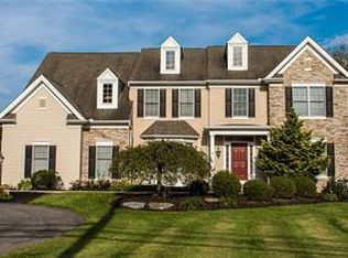 818 W High St, Nazareth, PA 18064