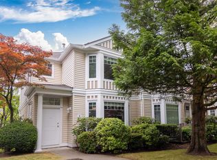 7500 Cumberland St #8, Burnaby, BC V3N4Z9