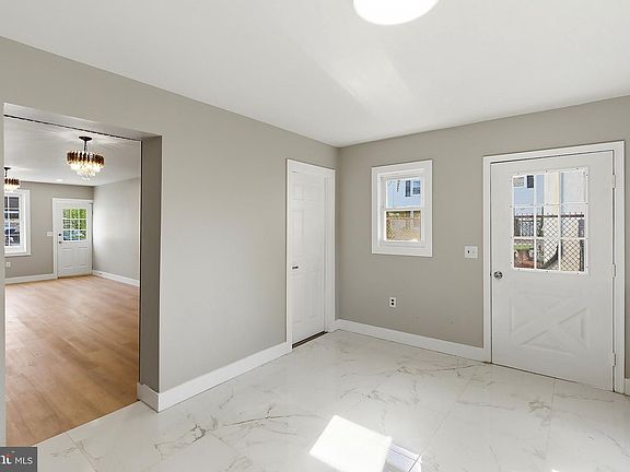 5th image of 26 W 2nd St