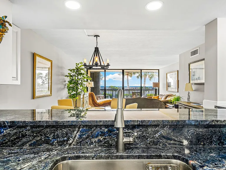 4141 Ocean Dr #208 — Photo 17