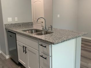 17738 County Road 4112 APT 5, Lindale, TX 75771