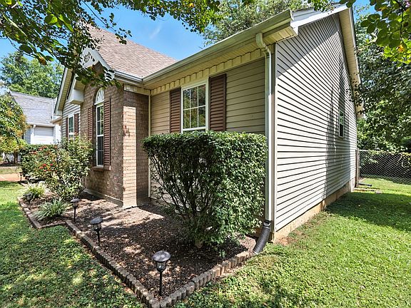 5th image of 1121 Jacksons Valley Rd