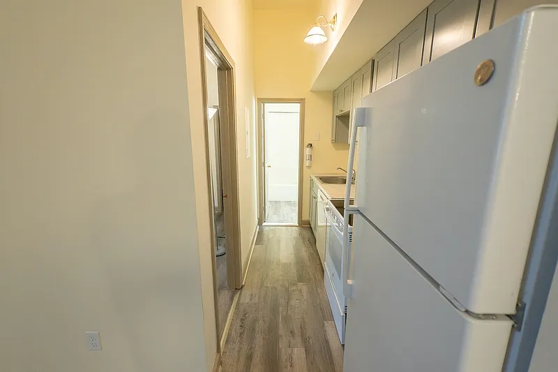 2 bed, 1.0 bath, $2,080 — Photo 4