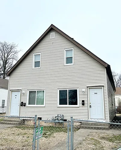 705 N 4th Ave Photo 1