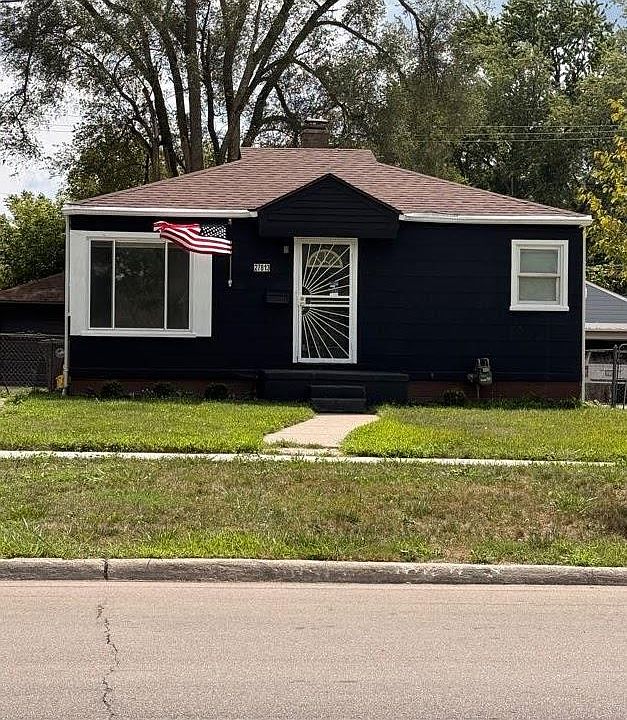 1st image of 27813 Avondale St