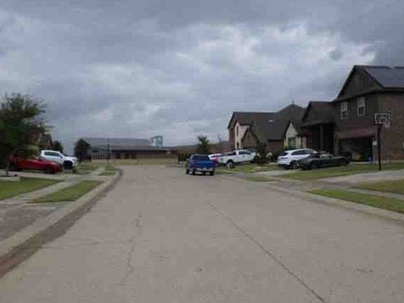 Exterior Neighborhood (street photo)