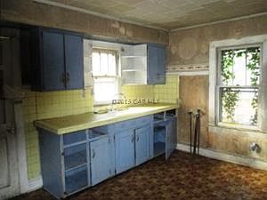 3rd image of 410 Clyde Ave
