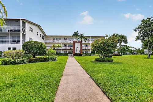 28 Brighton Dr E #28-A Photo 1